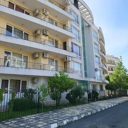 луксозен срещу какао Διαμέρισμα